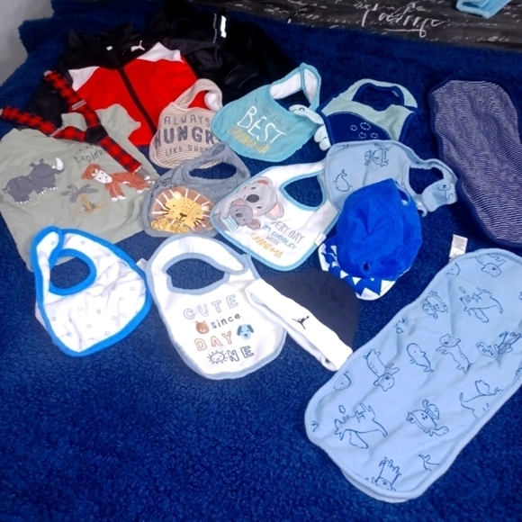 Carter's Other - LIL Boy Bundle🩵💙🩵💙- Size- 12 months- 2T- Bibs- Burp Cloths and more
